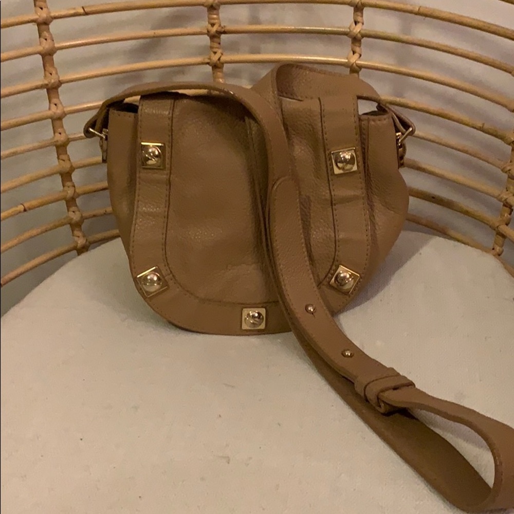 Camel crossbody bag w/ gold hardware